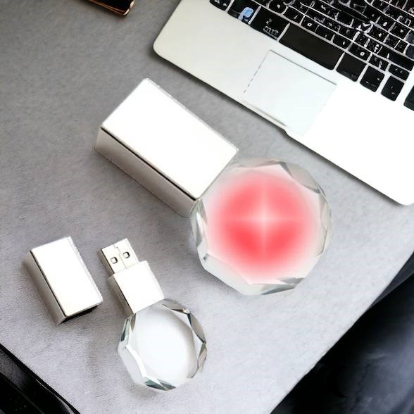 Флешка "Diamond" 16 Гб корпус из прозрачного стекла, Подсветка для легкого обнаружения